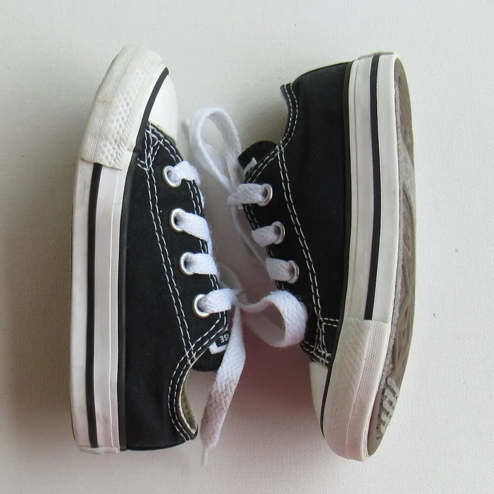 Converse Kids Chuck Taylor All Star OX Low Top Black/White Sneakers Size 6